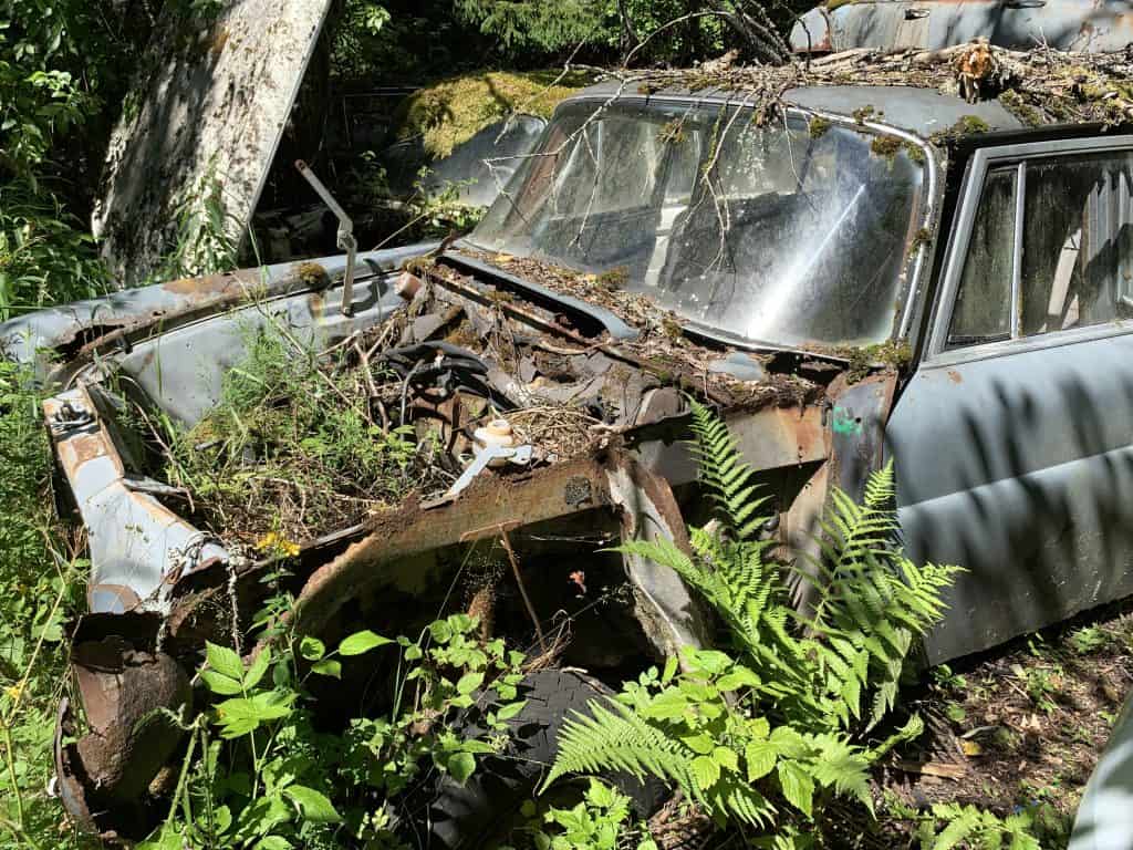 Bilskrot i Partille sanerar kasserade Mercedes miljömässigt
